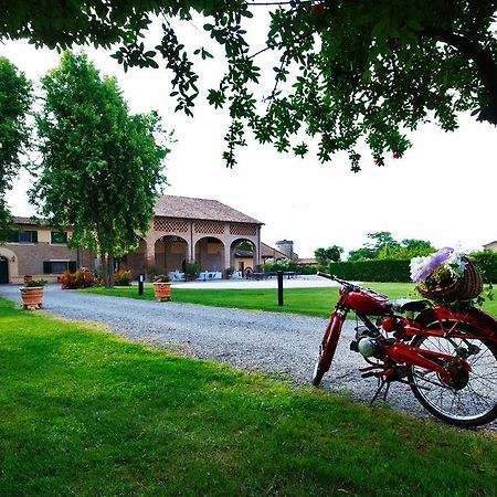 Agriturismo Tenuta Casteldardo Besenzone Bagian luar foto